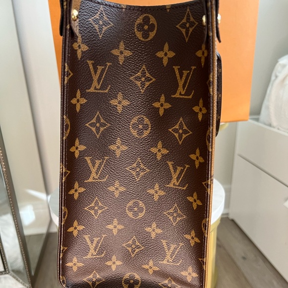 Excellent Condition Louis Vuitton OnTheGo MM - Picture 9 of 11